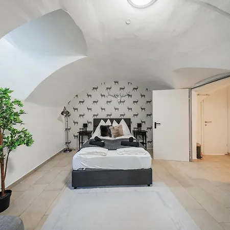 Han/Misafirhane Underground Atelier İnnsbruck