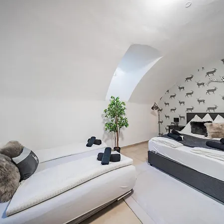 Underground Atelier Mini-hôtel *