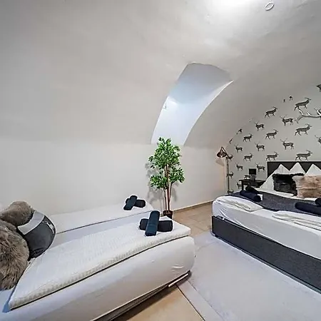 Underground Atelier Inn