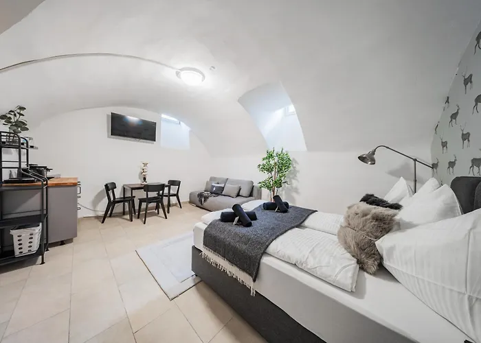 Мініготель Underground Atelier