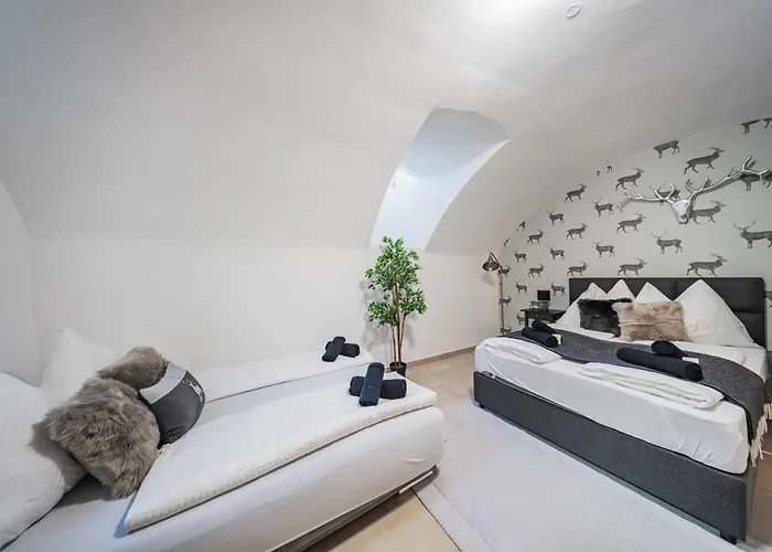 Underground Atelier Мініготель *