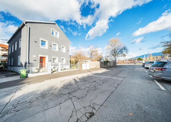 宾馆 Underground Atelier *